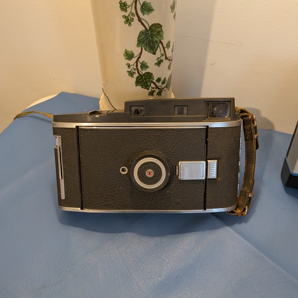 Vtg Polaroid Pathfinder 120 Instant Camera - Picture 10 of 10
